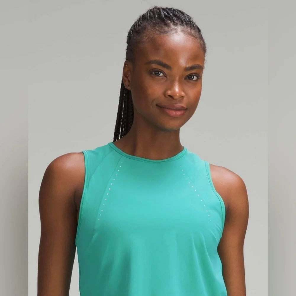 Lululemon Sculpt Cropped Tank Top in Kelly Green